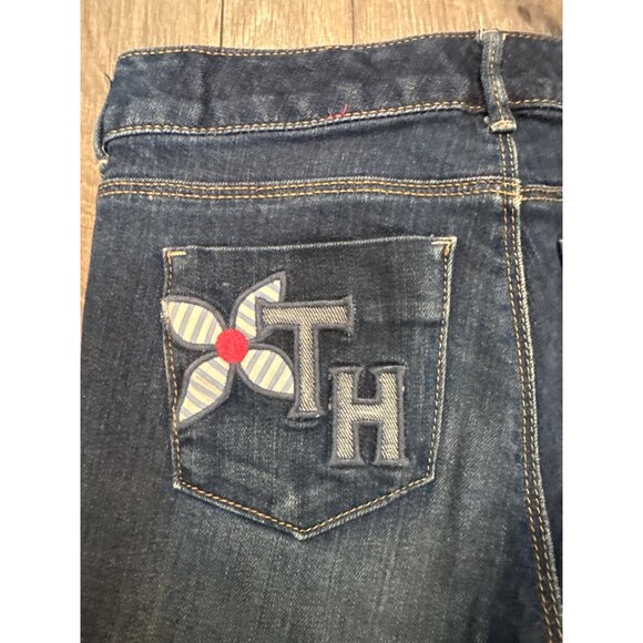 Tommy Hilfiger Girls 8 Capri Jeans Medium Wash Denim With Embroidered Back Pocke - Picture 3 of 8